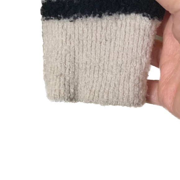 Vince women's black & white striped nubby wool crew neck sweater - Sz S - Picture 9 of 12